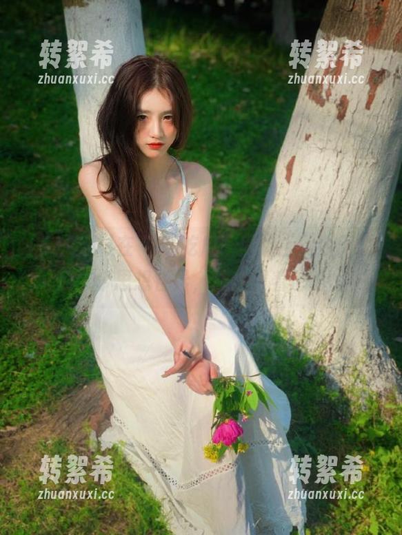 在“51吃瓜”网址上，今天的瓜个个思想各异，让我跟着沦陷。