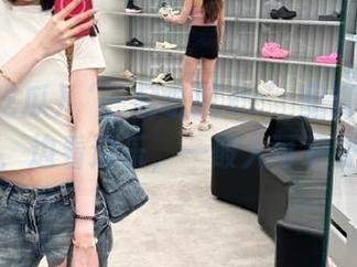 ‘一起吃瓜.cc’里满是迷人的资源，边看边乐，一般人可承受不住哦