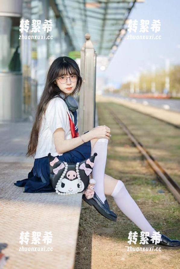 今日吃瓜 今日吃瓜:下载后,愤怒的瓜民都在讨论那位惹祸的网红!