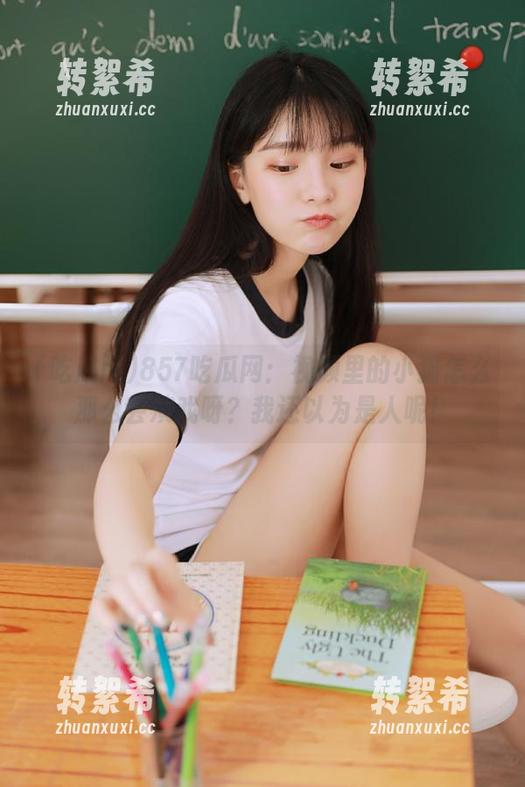 857吃瓜网：视频里的小猫怎么那么会演戏呀？我还以为是人呢！