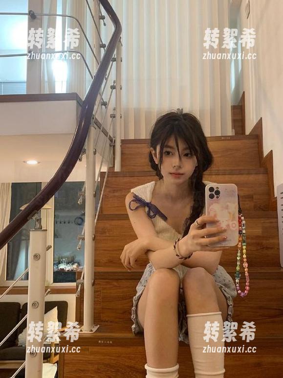 扎心了，永远在“tttzzz15su黑料不打烊”里找到熟悉的瓜皮。