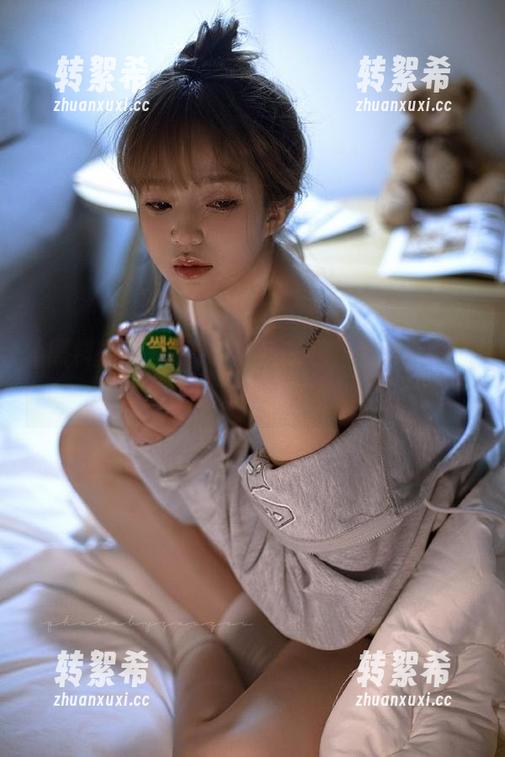观看“黑料在线”的肥皂剧，反转得我差点摔下沙发！