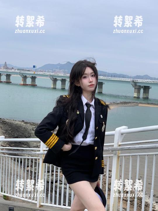 黑料爆料网官网：转身回首，眼泪都会掉，咋还有个网站呢