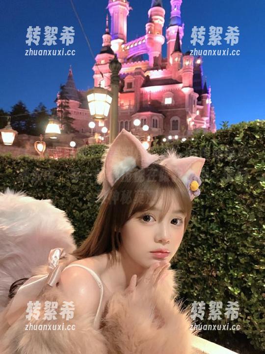 黑料爆料网 “黑料爆料网”的视频循环播放中,每一帧都仿佛在跟我私聊,偏偏又神秘莫测。