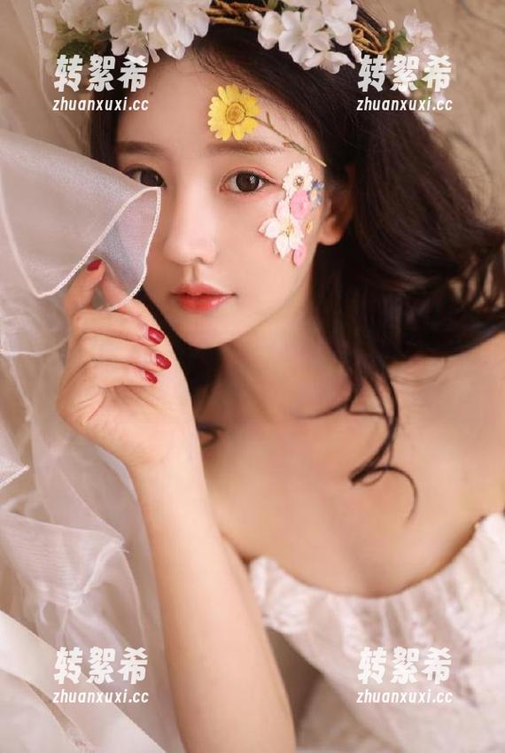 想偷看黑料社里的奇葩事吗？快去入口开启在线观看模式！