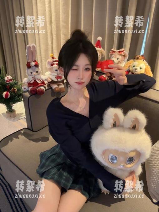 我插着耳机，黑料社在线的资源意外有点上头，得，准备好接受一波意想不到的“洗礼”！