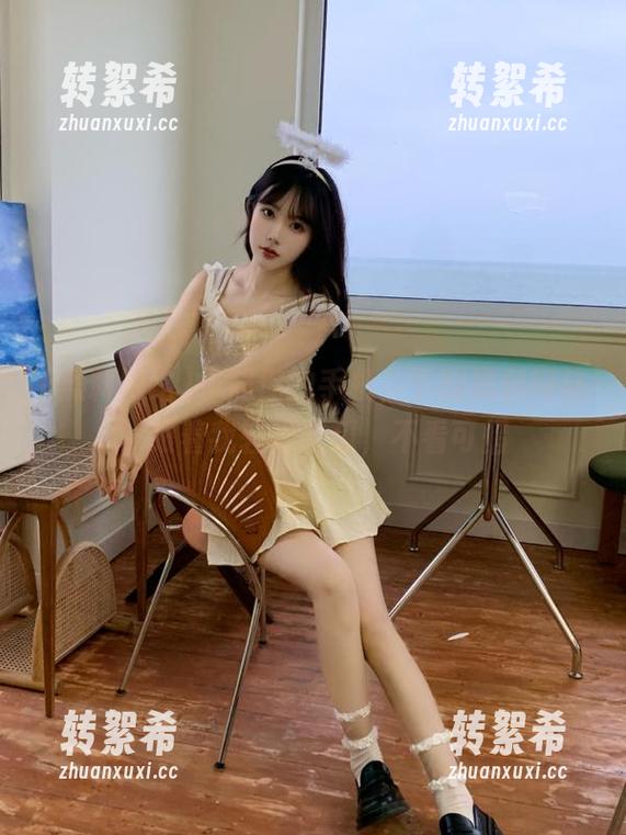 拿起你的手机，下载黑料网络，跟着我轻松吃瓜，不看可惜